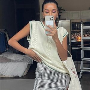 Princess Polly Oversized sweater vest Cream